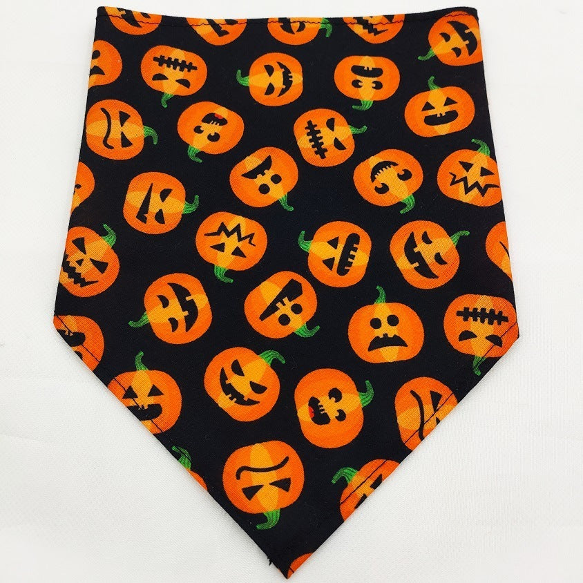 Pet Scarf Pet Triangle tie-dye pet scarf from pawtastic store